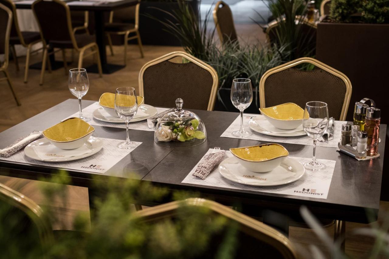 Hotel Grand Hedonist Pancevo Ngoại thất bức ảnh