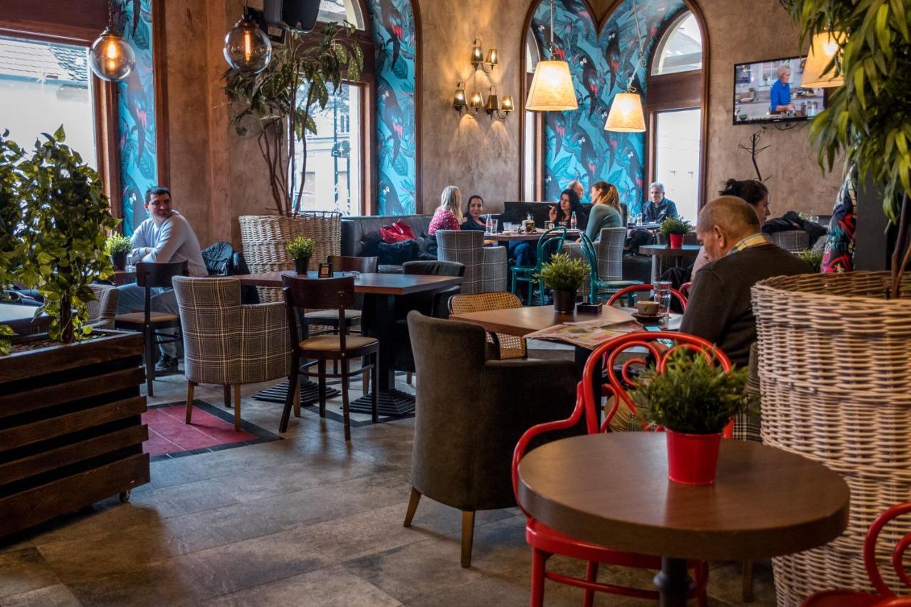 Hotel Grand Hedonist Pancevo Ngoại thất bức ảnh