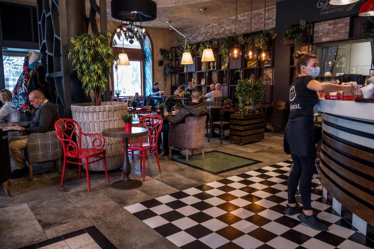 Hotel Grand Hedonist Pancevo Ngoại thất bức ảnh