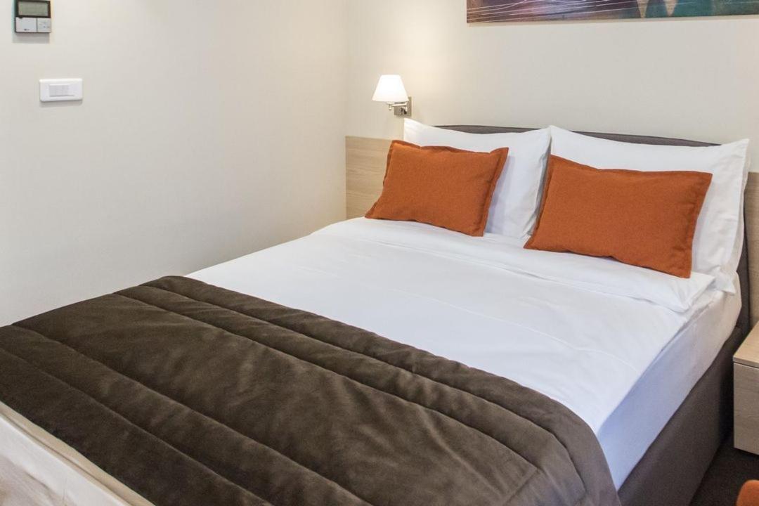 Hotel Grand Hedonist Pancevo Ngoại thất bức ảnh