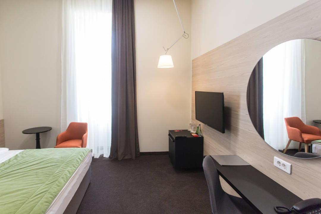 Hotel Grand Hedonist Pancevo Ngoại thất bức ảnh