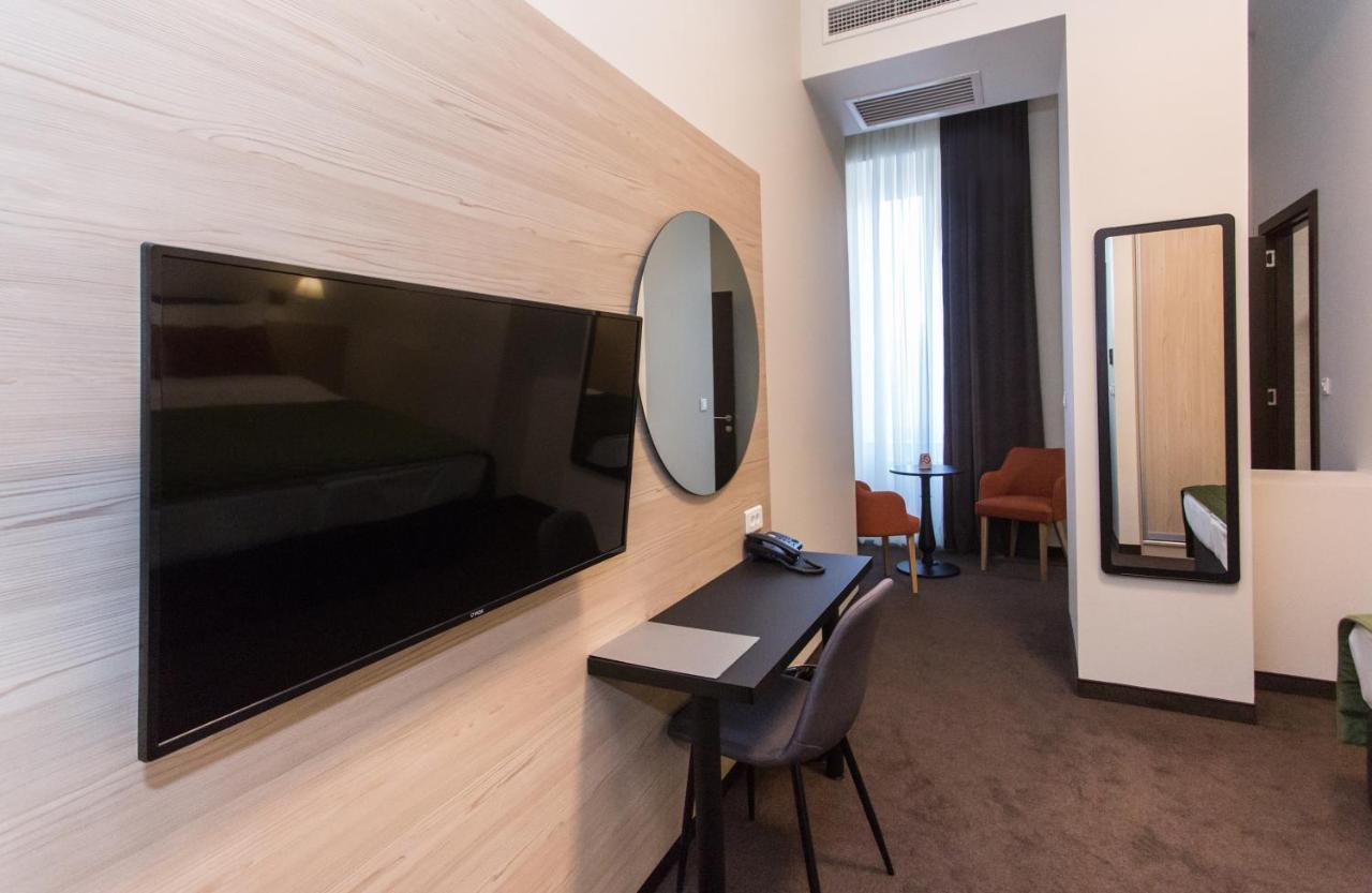 Hotel Grand Hedonist Pancevo Ngoại thất bức ảnh
