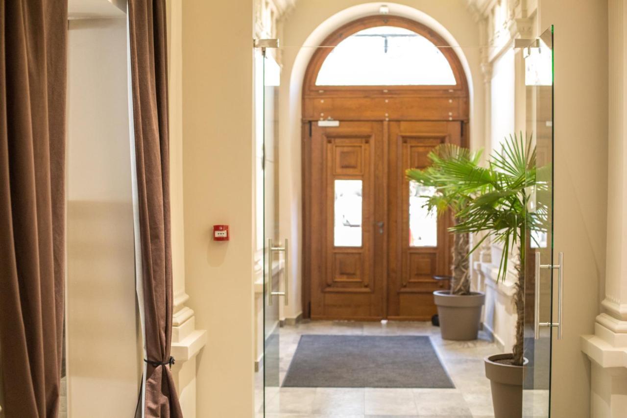 Hotel Grand Hedonist Pancevo Ngoại thất bức ảnh
