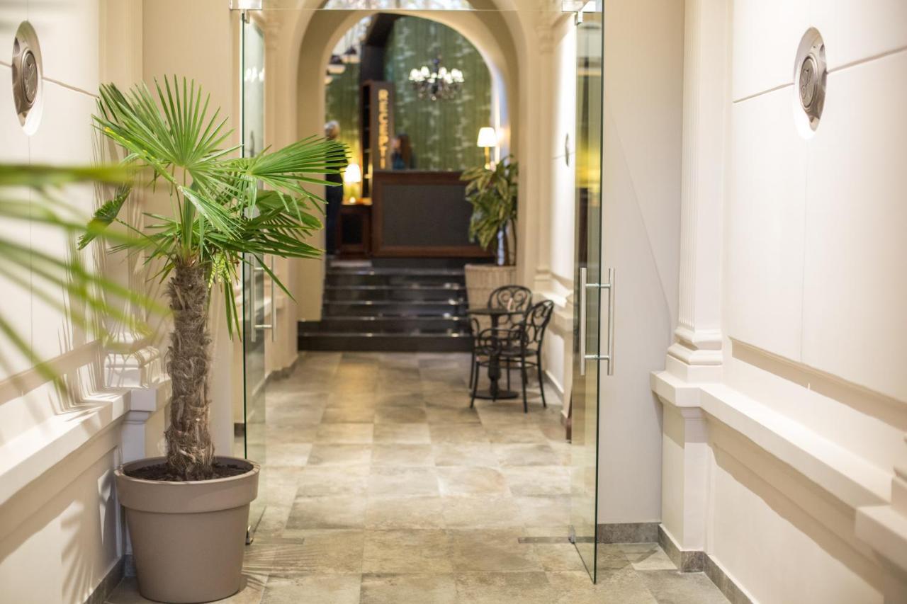 Hotel Grand Hedonist Pancevo Ngoại thất bức ảnh