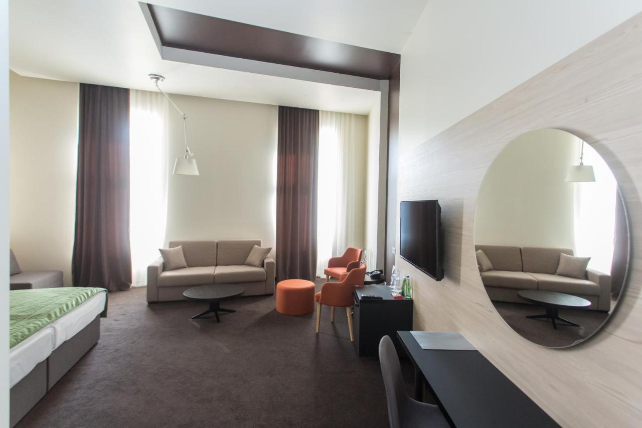 Hotel Grand Hedonist Pancevo Ngoại thất bức ảnh